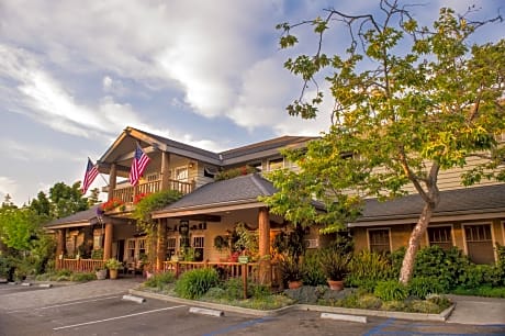 Cambria Pines Lodge