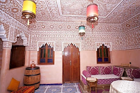 Standard Twin Room with Shared Bathroom