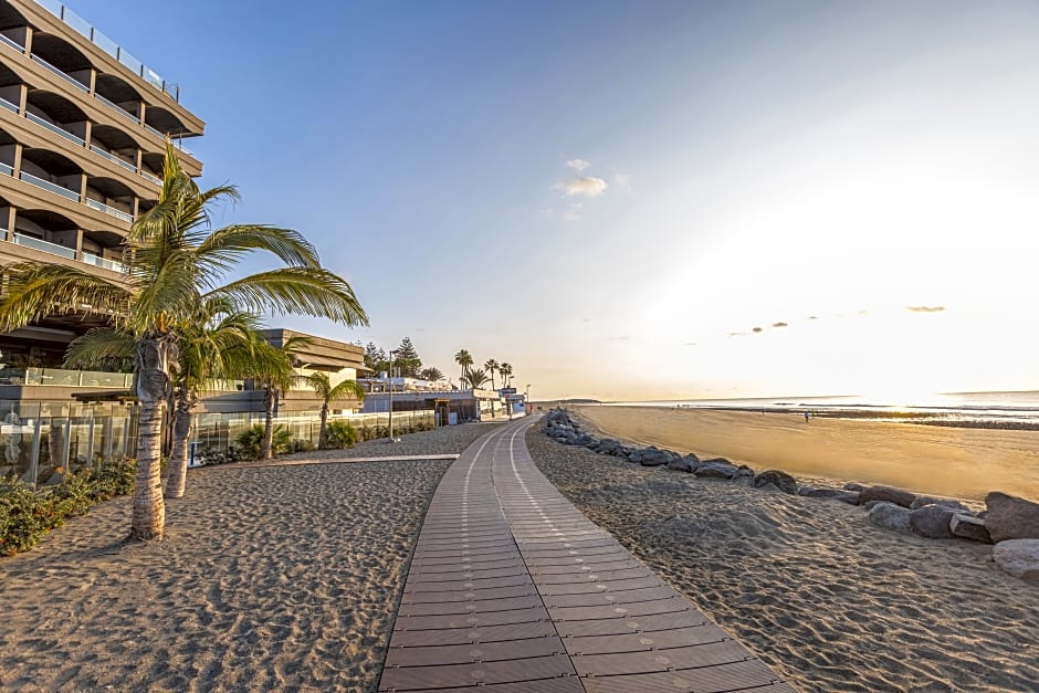 Hotel Faro, a Lopesan Collection Hotel