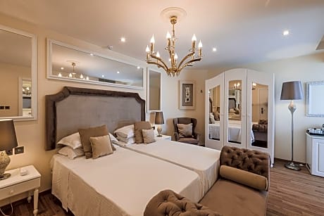 Deluxe Sea View Room