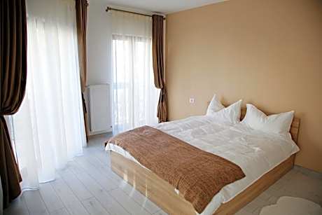 Deluxe Double Room with Shower