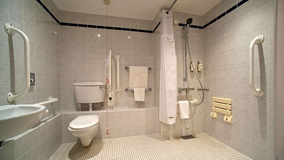 Holiday Inn Express Poole By IHG