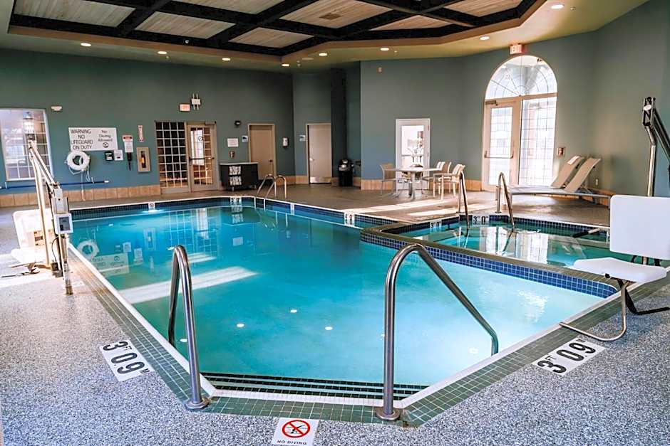 Holiday Inn Express Hotel & Suites Oshkosh - State Route 41 By IHG