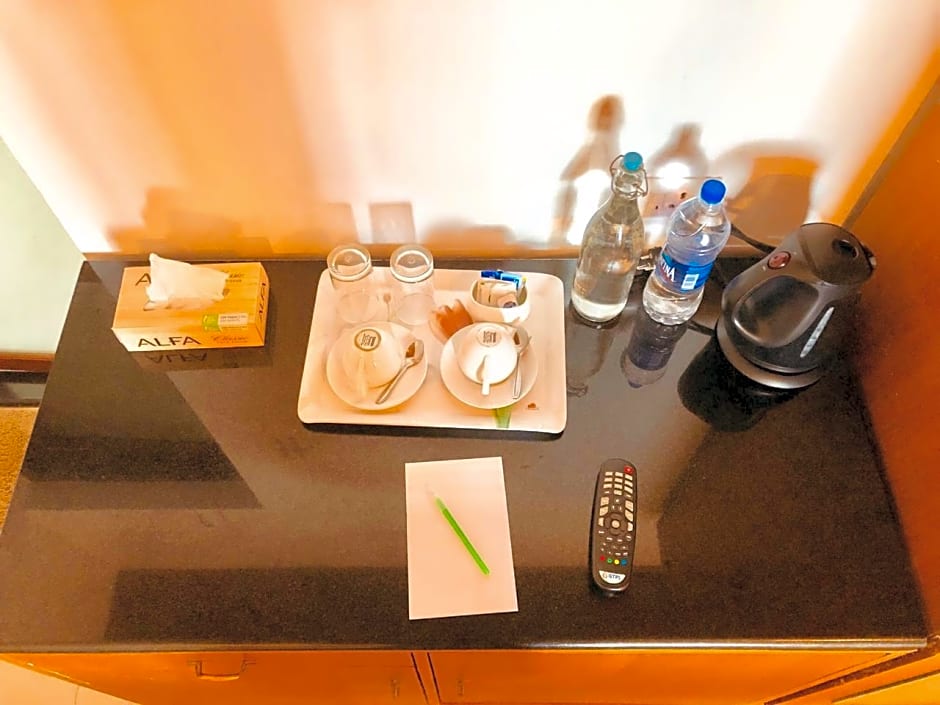 Saro Lake County Hotel