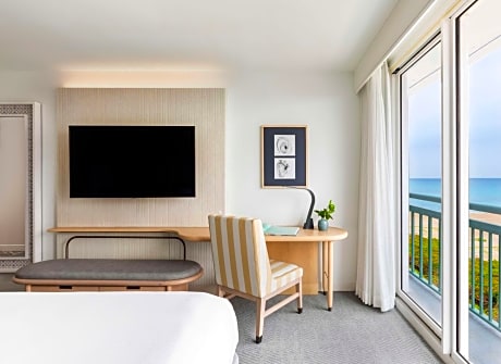 1 KING BED OCEAN VIEW HEARING ACCESSIBLE