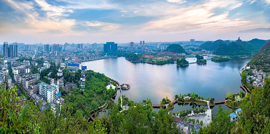 DoubleTree by Hilton Anshun