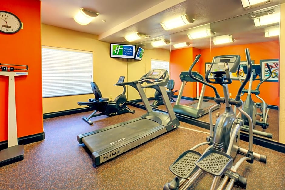 Holiday Inn Express and Suites Granbury by IHG