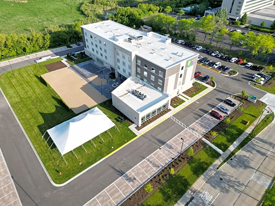 Holiday Inn Express & Suites Chicago Schaumburg By IHG