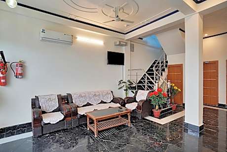 Collection O Trihans Mantion Hotel