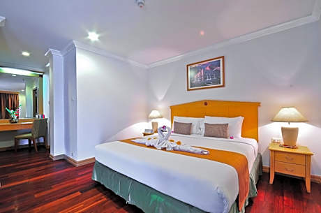 Executive Suite One-Bedroom with Balcony