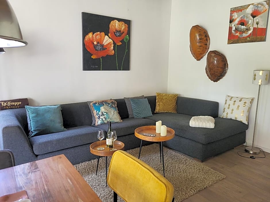 LUXE Bloemenzicht 4 personen, BnB, 10 minuten van zee