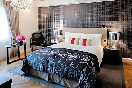 Luxury Studio