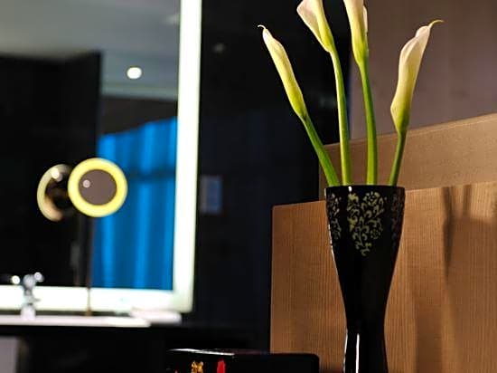 V Hotel