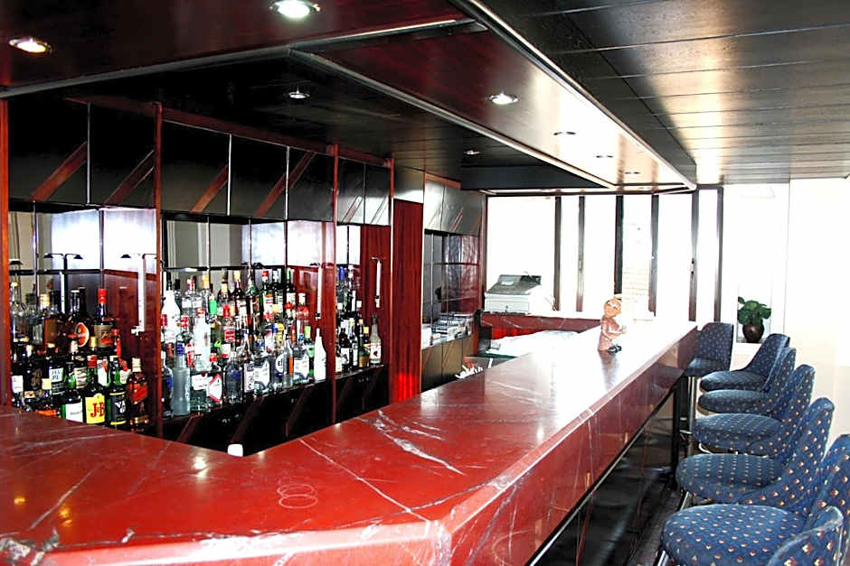 Ileri Hotel & Apartments