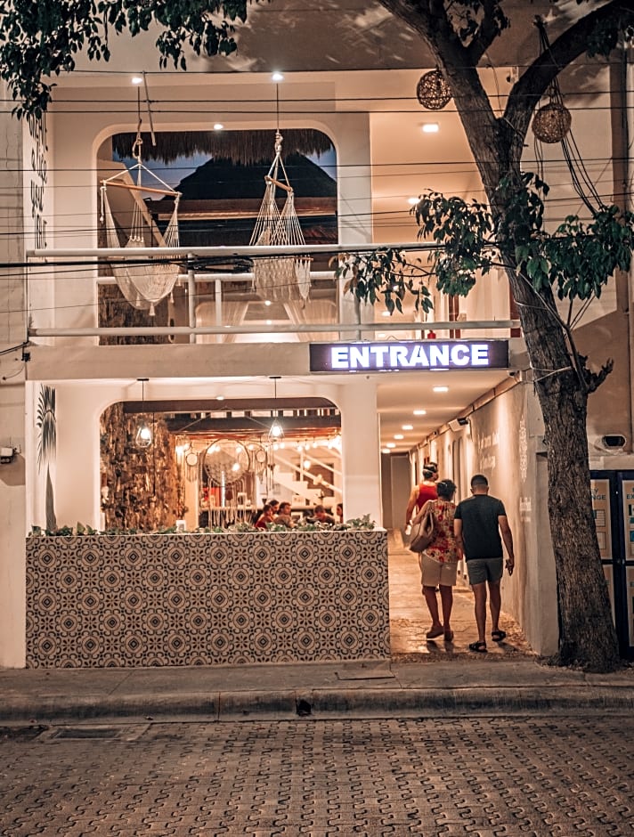 Ahava Hotel