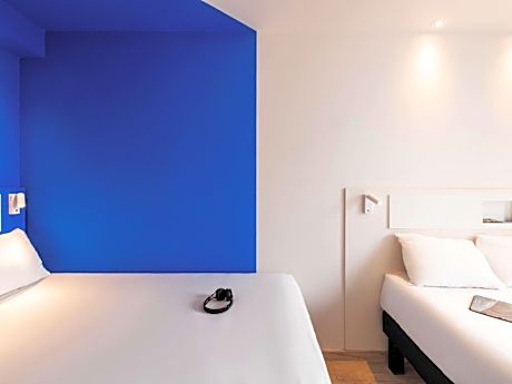 Standard Room With Two Double Beds