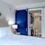 Renovated Condo - 3 Min Walk to Toes in the Sand!