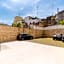 Glass House - Smart Rooms & Parking