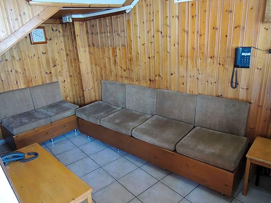 Delphi Hotel