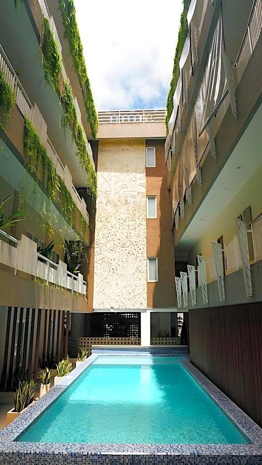THE RIVAVI LEGIAN
