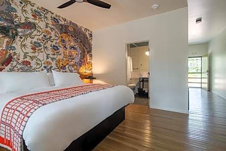 Suite with Garden View