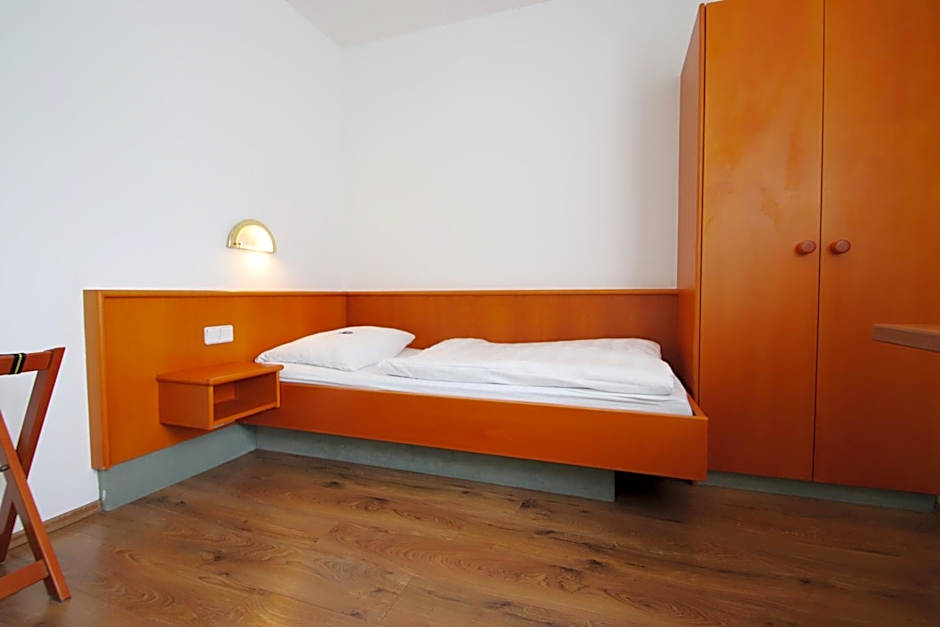 Hotel-Dörfler Garni