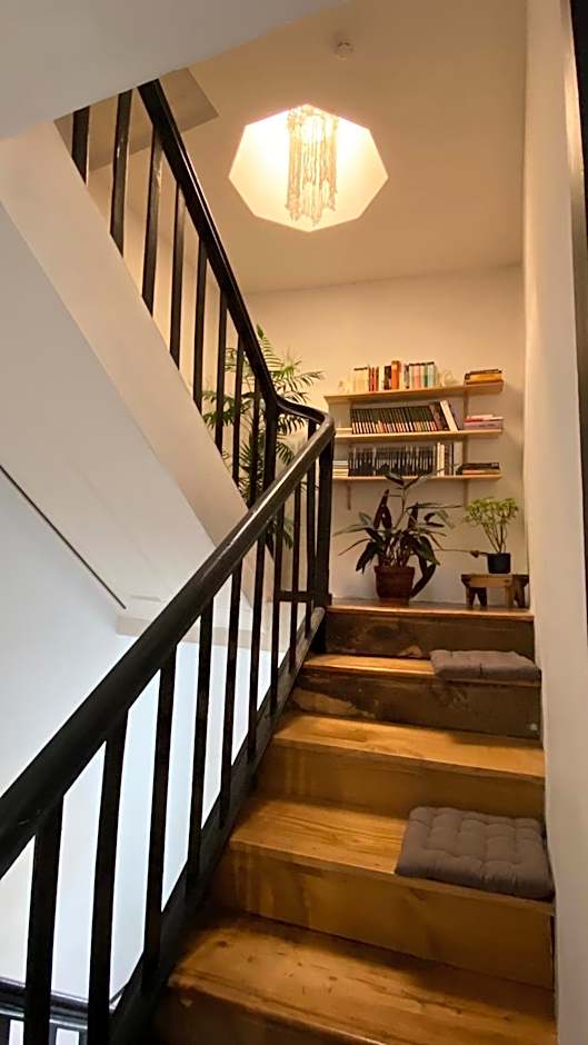 Inn Door 21 - Hostel & Suite