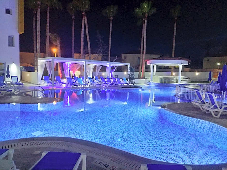 Captain Pier Hotel