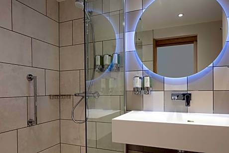 2 Twin Beds Room