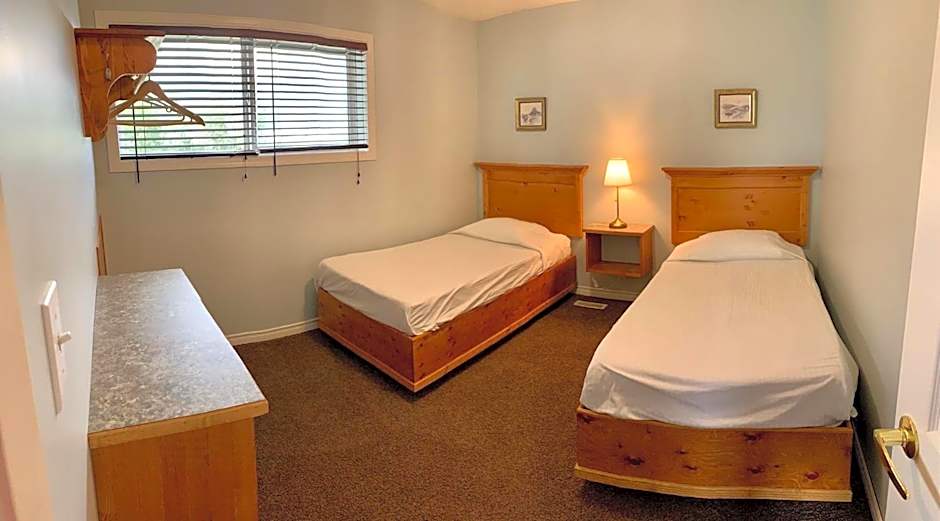 Brookside Motel