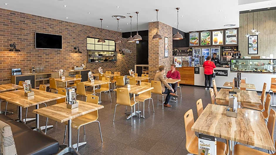 Oaks Adelaide Horizons Suites