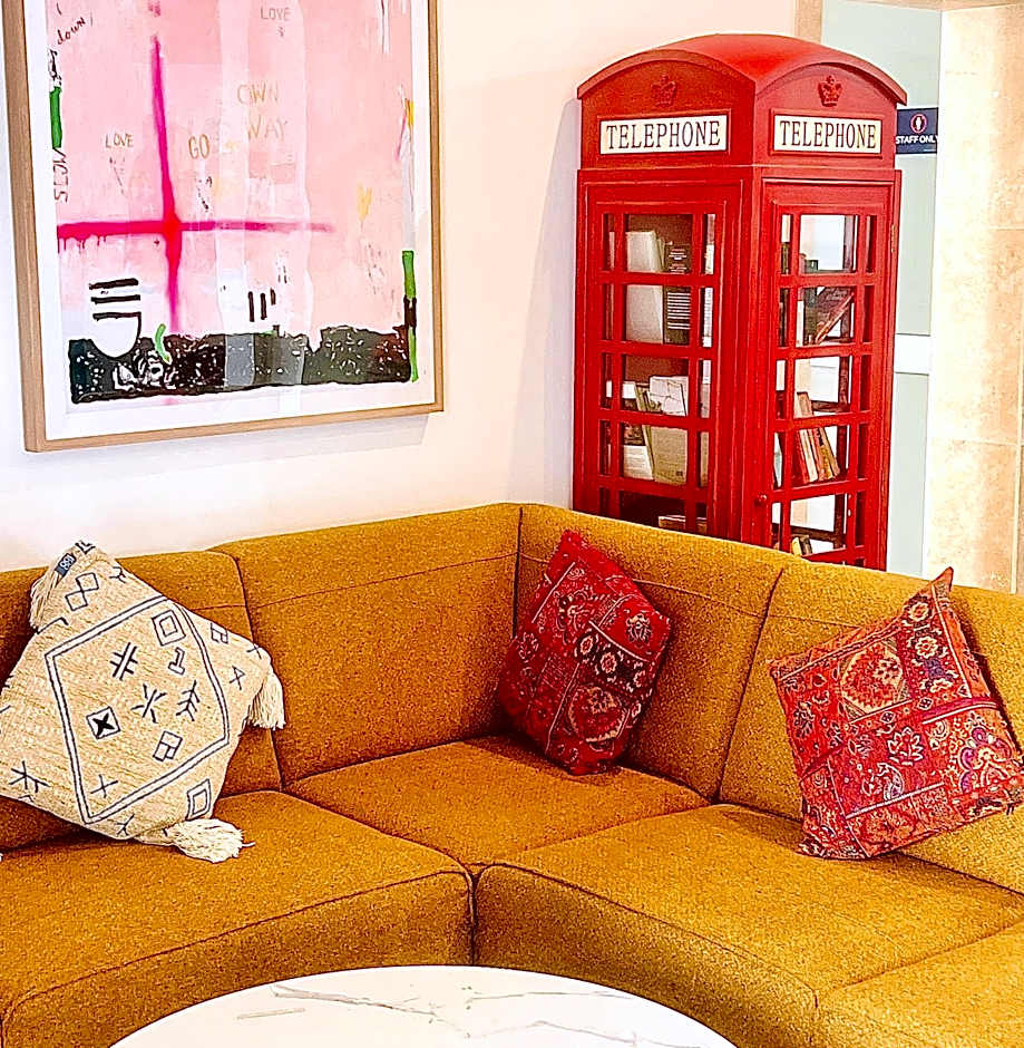 Follow the Sun Boutique Hostel - Pool, Breakfast & Sea Views