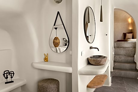 Junior Suite with Indoor Jetted Tub