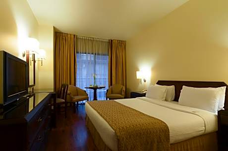 Business Suite with Balcony