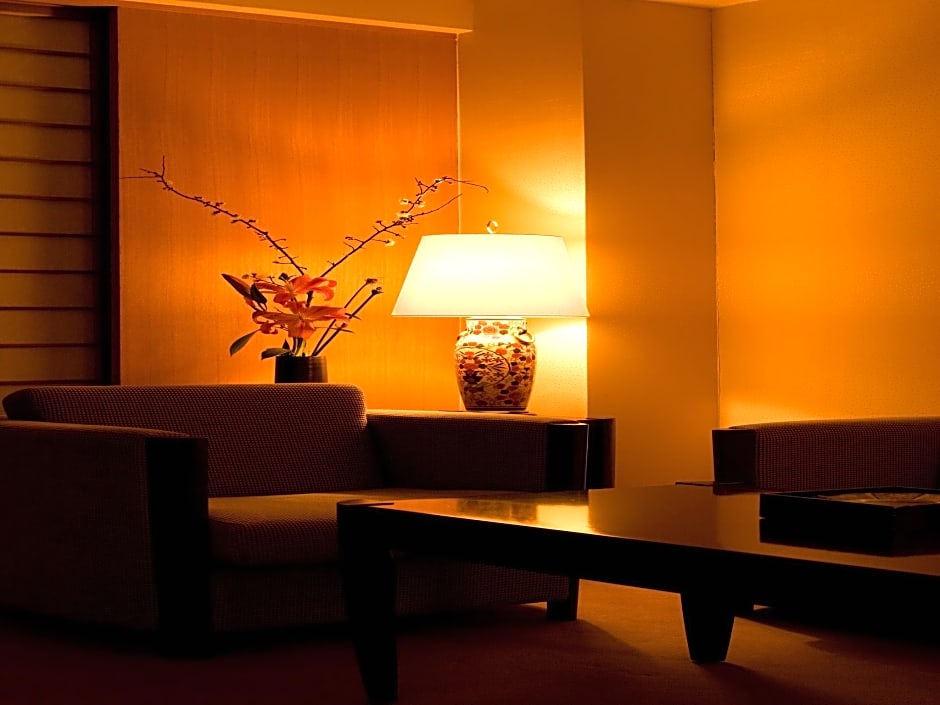 Hotel Parens Onoya