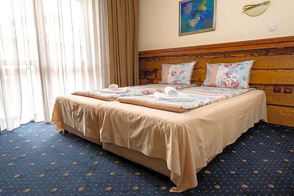 Kap House Family Hotel