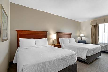 Queen Room with Two Queen Beds and Bath Tub - Disability Access/Non-Smoking
