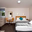 Capital View Motor Inn - Free Parking