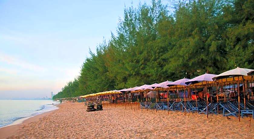 The BEACH CHA AM Residence