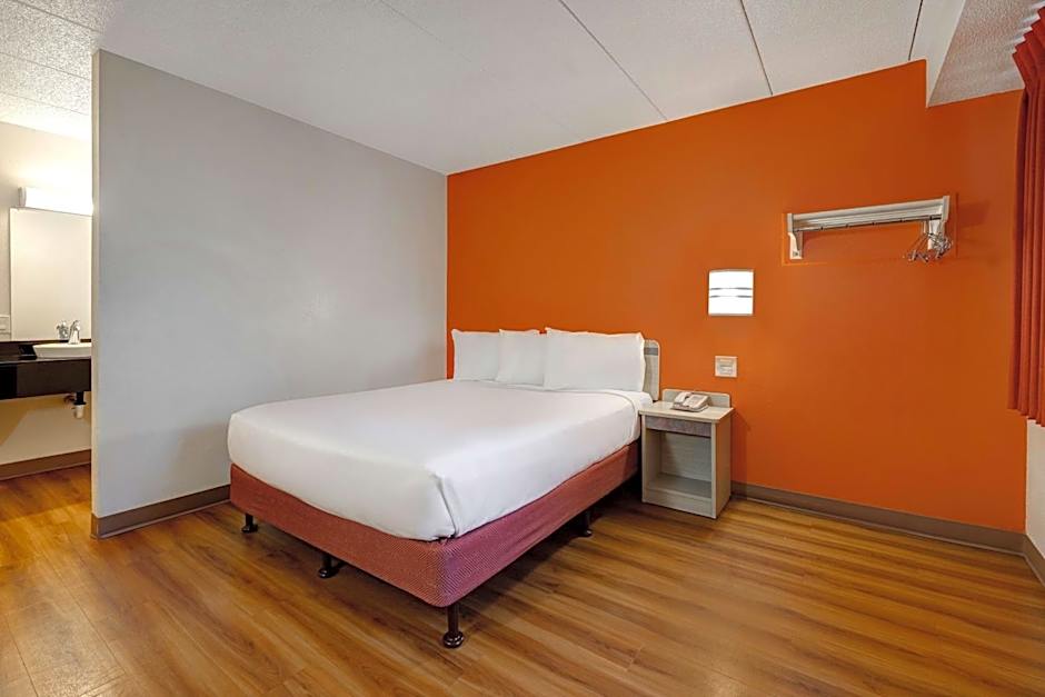 Motel 6-Lakeville, MN - South - Lakeville