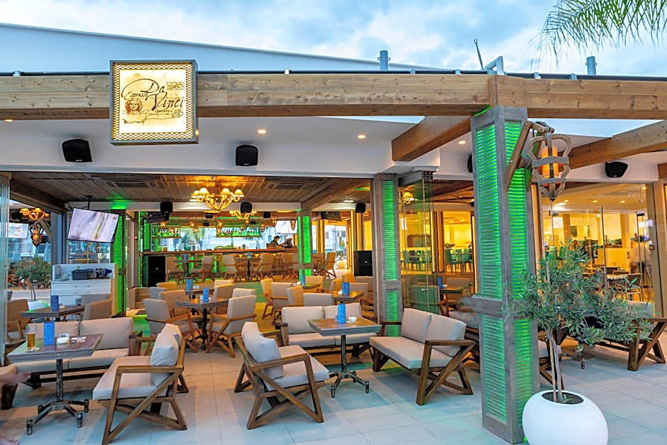 Limanaki Beach Hotel & Suites