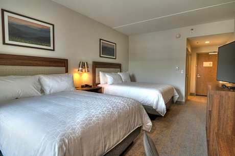 Queen Room with Two Queen Beds and Parkway Balcony - Non-Smoking