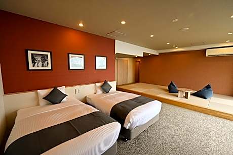 Superior Japanese-Western-Style-Twin Room (Annex) (Sea Side) - Shared Bathroom - Non-Smoking