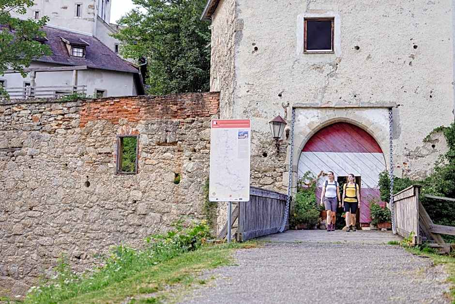 Schatz.Kammer Burg Kreuzen