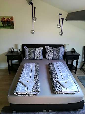 Economy Quadruple Room with Shared Bathroom