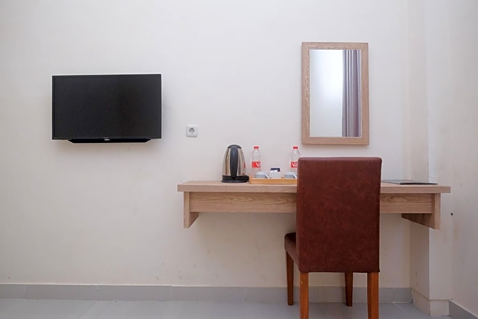 Urbanview Hotel DJ Inn Tegal