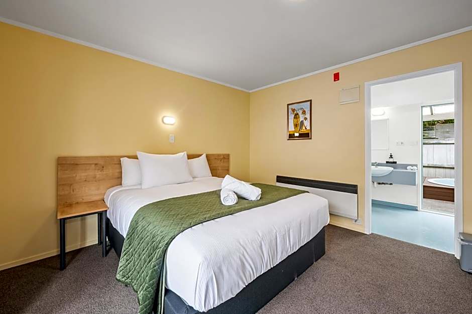 Fenton Court Motel