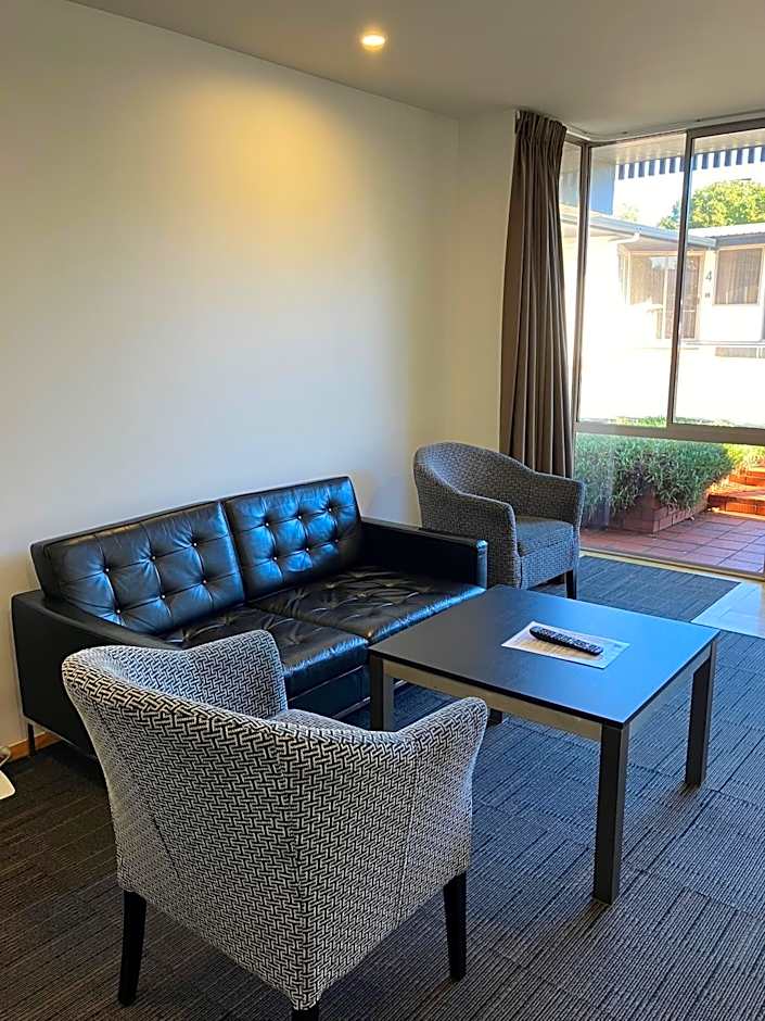 Auto Lodge Motor Inn