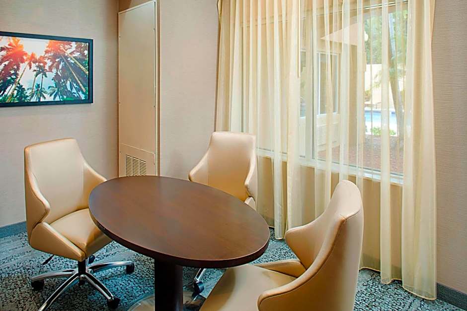 Courtyard by Marriott West Palm Beach Airport