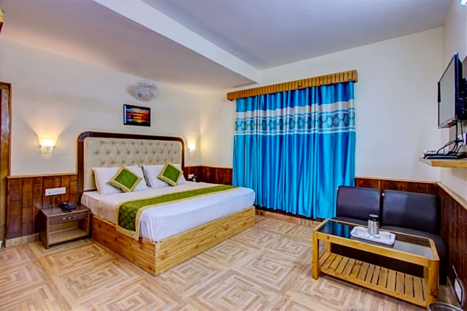 Goroomgo Samiru Manali 